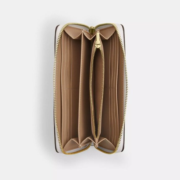 🐶❤️Coach X Peanuts Long Zip Around Wallet - Picture 3 of 8